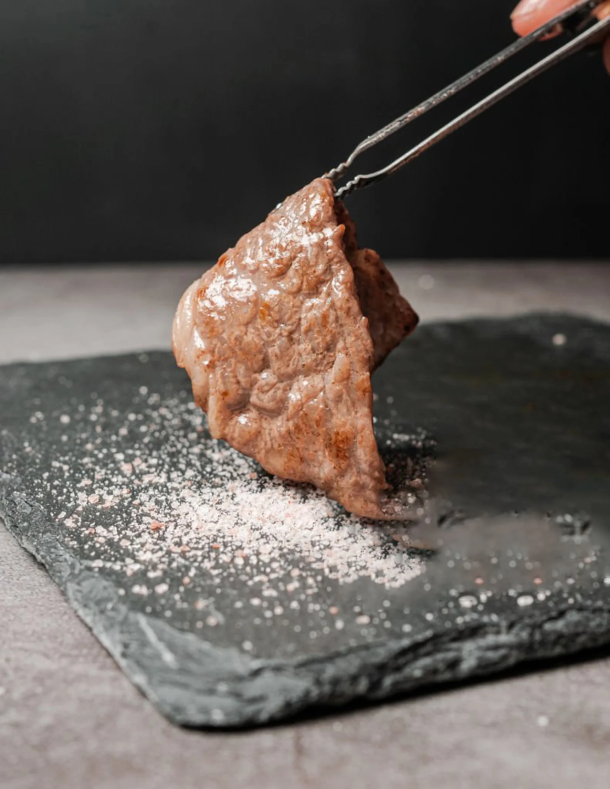 暮煙燒肉餐廳展示不同價格帶的和牛部位搭配組合